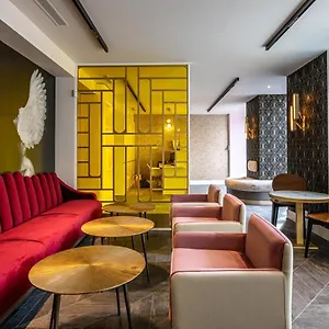 **** Hotel Nude - Color Vision France